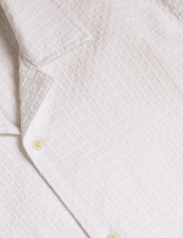 OISE | WHITE