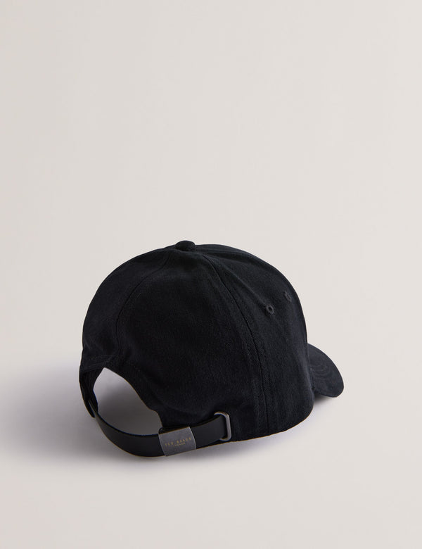 FREDDS | BLACK