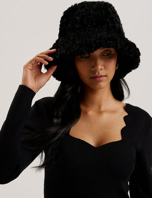 FLUFFYI | BLACK