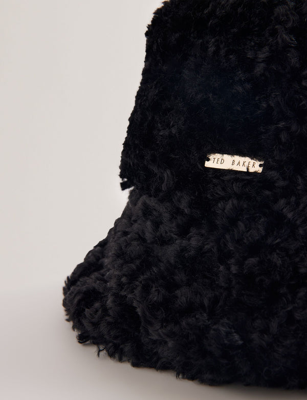 FLUFFYI | BLACK