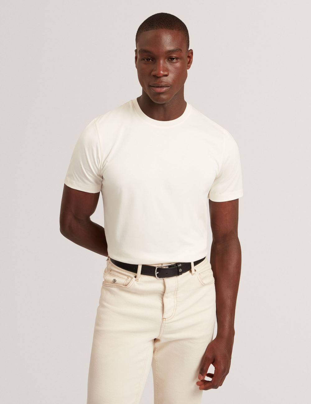 KONRRAD | WHITE