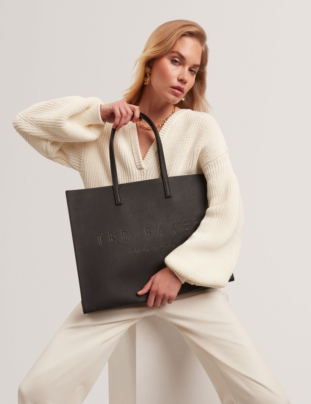 SUKICON | BLACK