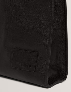 GRIFFIS | BLACK