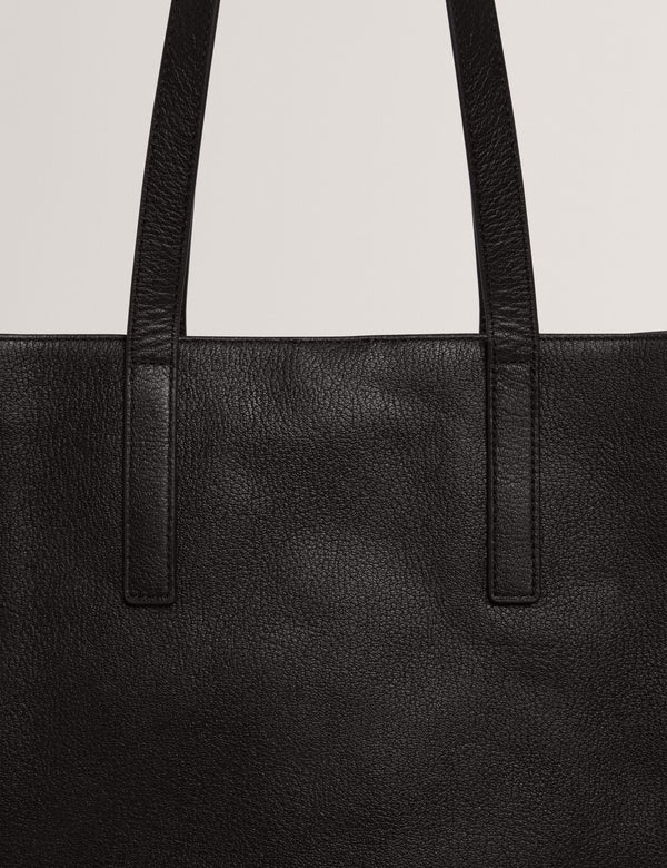 GRIFFIS | BLACK