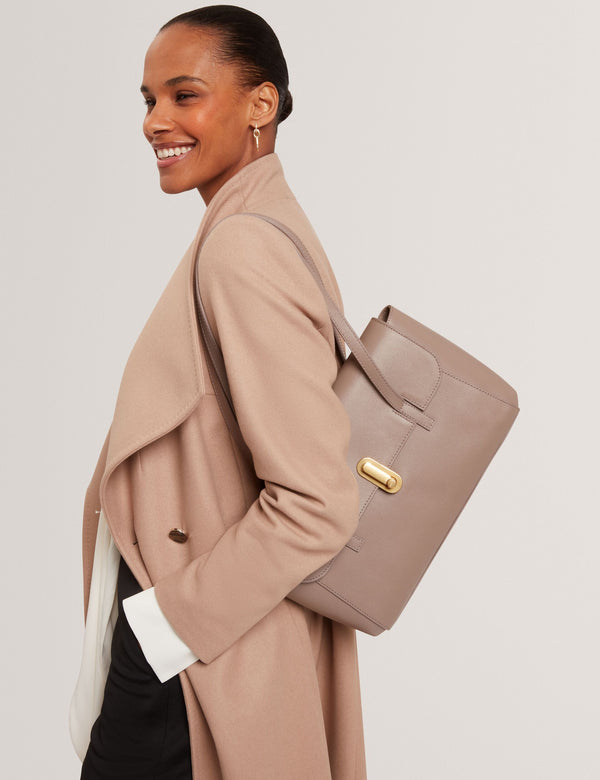 KKIAH | TAUPE