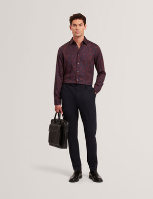 AKSELLE | MAROON