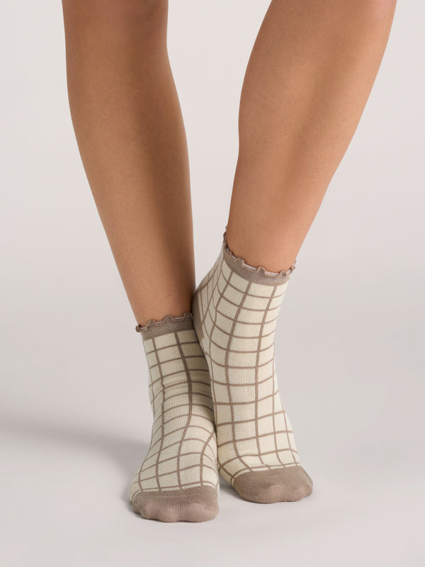 RUFFLE ANKLET | TAN